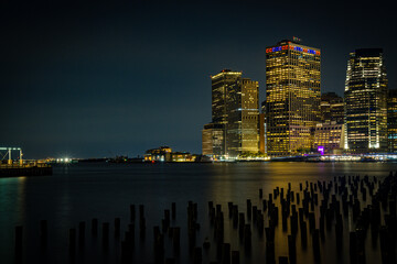 Skyline de Nueva York desde el Dumbo hasta el puerto de columnas 