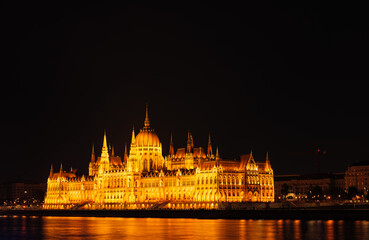 Fototapeta na wymiar Parliament in Budapest, night photography