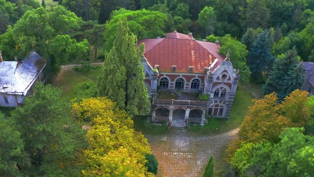 Aerial, Conacul A. Pommer Mansion, Taul Park, Romania