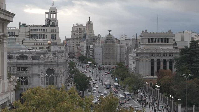 Madrid Centro en Drone a 70mm, 4K DLOG, a 25 fps 