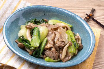 青梗菜と豚肉のオイスターソース炒め