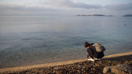 dziewczyna ocean morze grecja piękna okolica saloniki - obrazy, fototapety, plakaty
