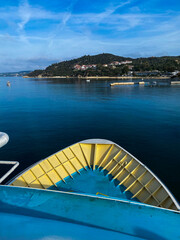 łódka statek morze egejskie grecja woda piękna plaża góra athos