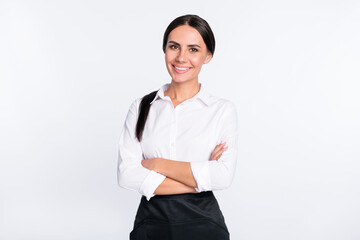 Photo portrait of smiling woman in white shirt crossed hands happy isolated white color background