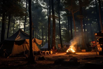 Schilderijen op glas Sequestered in nature's embrace, a campsite pulsates with life as a fire's flames dance, weaving intricate patterns on tents and trees. © Davivd