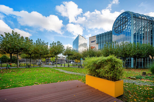 WDR und ZDF-Geb&auml;ude Sendestudios D&uuml;sseldorf