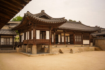 Fototapeta premium Traditional korean house in Seoul