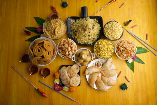 Diwali snacks Diwali faral Festival food items Festival snacks from Maharashtra