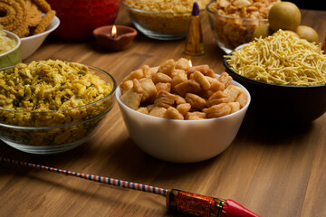 Diwali snacks Diwali faral Festival food items Festival snacks from Maharashtra
