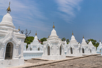 Fototapeta na wymiar Temple in Mandalay