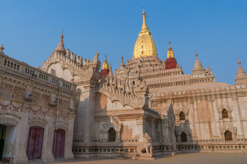 Fototapeta na wymiar Ananda temple in Bagan