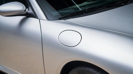 Car fender fuel door