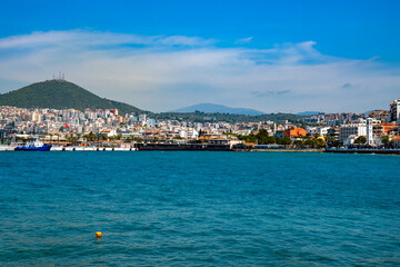 Blick auf Bucht und Hafen von Kusadasi, Aydin, Türkei