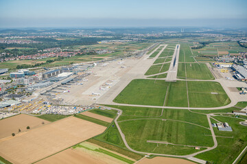 Luftbild Flughafen Stuttgart - obrazy, fototapety, plakaty