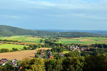 Grüne Herbstlandschaft bei Bad Zwesten