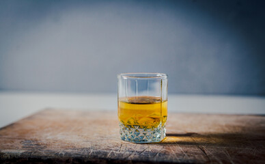 glass of whiskie
