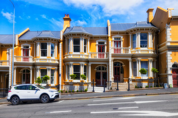 Dunedin historic yellow house - obrazy, fototapety, plakaty
