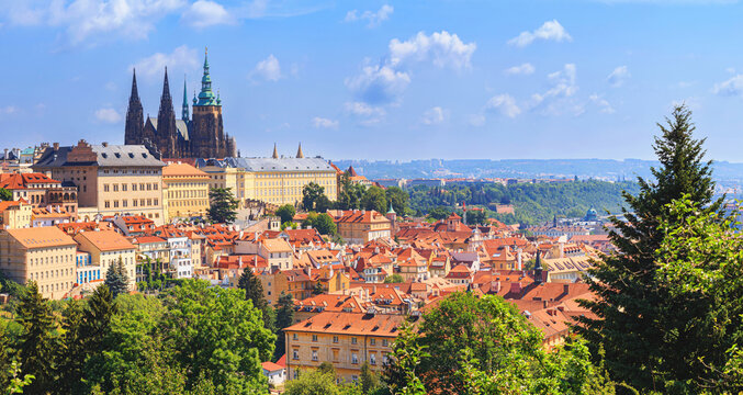 Fototapeta Summer cityscape, panorama, banner - view of the Mala Strana historical district and castle complex Prague Castle, Czech Republic