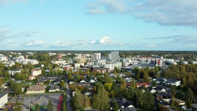 Horizontal flyover in J&auml;rvenp&auml;&auml;, Finland with low building index, low overcrowding, sustainable and environmentally friendly growth