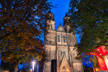 Magdeburger Dom zur blauen Stunde
