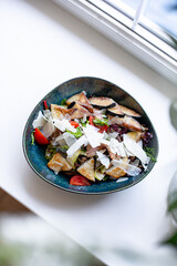 salad chicken with vegetables