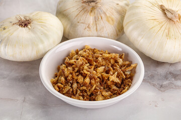 Dried roasted onion flakes for culinary