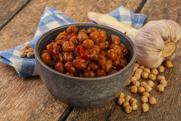 Baked chickpea with tomato sauce