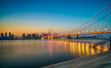 Fototapeta na wymiar Yingwuzhou Yangtze River Bridge