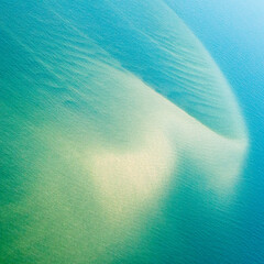 vue aérienne des bancs de sable sous la mer au Banc d'Arguin à Arcachon en France