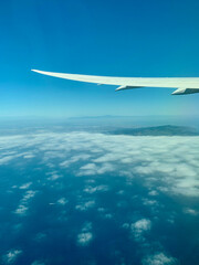 Aile d'un avion survolant Los Angeles, Etats-Unis
