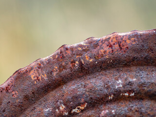 Detalle de una lata oxidada 