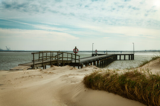 Der Steg am Strand im Hafen von Fanö in Dänemark
