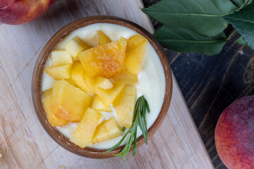 yogurt with the taste and aroma of peaches