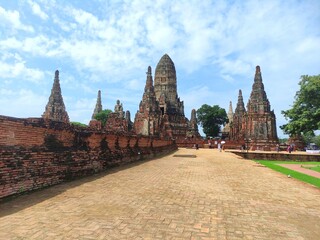 Fototapeta premium Phra prang of a temple in Phra Nakhon Si Ayutthaya Province