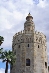 Fototapeta na wymiar Torre del Oro, maurischer Wachturm am Guadalquivir in Sevilla