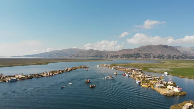 Lake Titicaca is one of the most important natural attractions of Peru and Bolivia. It is in fact the highest navigable lake in the world.