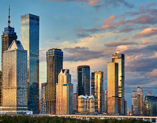 Naklejka premium Futuristic City Skyline in Evening Light
