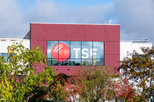 Saint-Denis, France - 31 octobre 2023: Enseigne du si&egrave;ge social du groupe TSF. TSF est une entreprise fran&ccedil;aise sp&eacute;cialis&eacute;e dans la fourniture d'&eacute;quipement professionnel pour le cin&eacute;ma