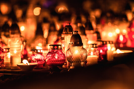 Znicze, cmentarz, klimat, pierwszy listopada