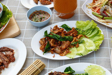 Deep-Fried Pork Intestines with Crispy Garlic