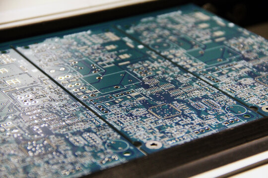 PCB printed circuit board, Computer Chip, conformal coating, potting,