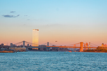 Fototapeta na wymiar NEW YORK and Brooklin bridge 