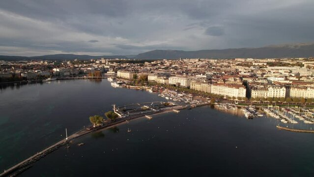 Lake Geneva with Jetee de Paquis, 4K drone shot