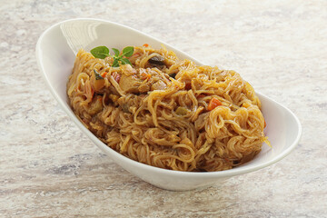 Wok Udon with chicken curry