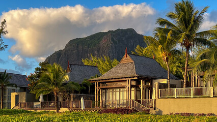 Playa publica Le Morne al atardecer 