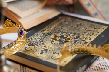 wedding crowns in orthodox church