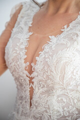 Obraz na płótnie Canvas gorgeous white wedding dress detail