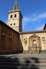 Fototapeta na wymiar Garden of the Caudillo Kings in Oviedo (Asturias)