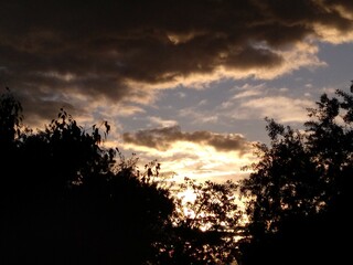 Atardecer con nubes