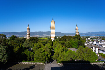 Obraz premium White Three pagoda, Chong Sheng Temple, Dali city, China, an ancient famous tourist attraction